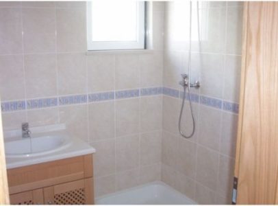 appartement t3 avec toit terrasse et garage à tavira