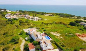 2 villas sur le même terrain proche de la plage