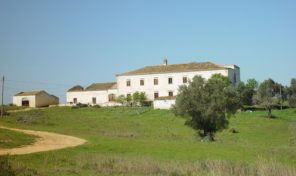 Ancien manoir 19 chambres sur 9 hectares de terrain proche plage