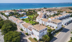 3 propriétés : 1 triplex et 2 bureaux avec vue mer proche Albufeira