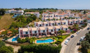 Maison jumelée T4 avec garage à Guia