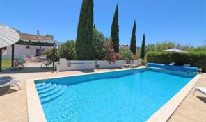 Propriété avec 2 villas T3 et T2 avec piscine à Moncarapacho